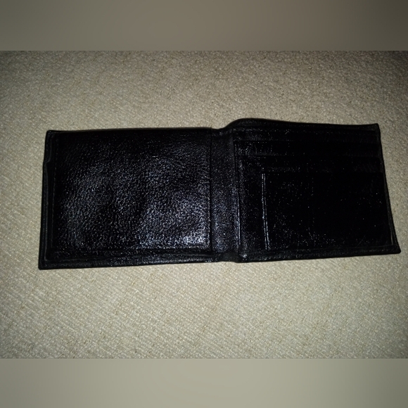 DKNY Textured Full Grain Leather Black Wallet - Picture 3 of 6